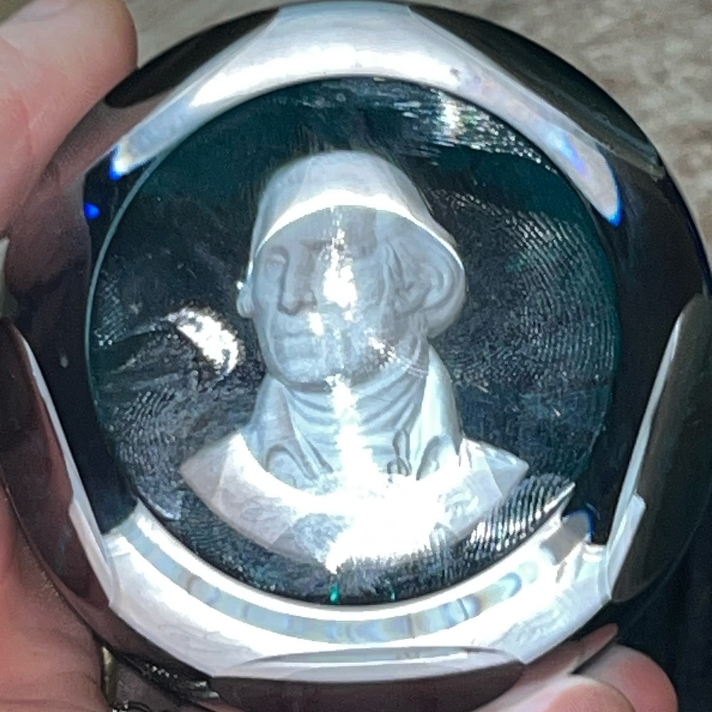Rare 1982 Cristal Sevres DAR George Washington Blue Crystal Paperweight LIMITED